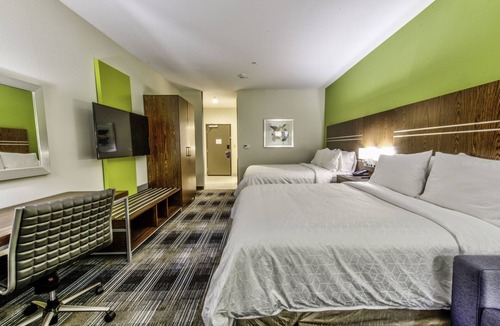 Farmers Branch Hotel | Holiday Inn Express & Suites Dallas NW - Farmers Branch by IHG