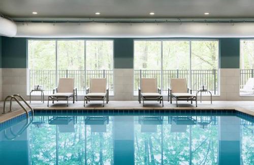 Alliance Hotel | Holiday Inn Express - Alliance by IHG
