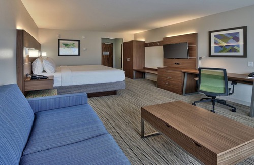 Broomfield Hotel | Holiday Inn Express and Suites Broomfield by IHG