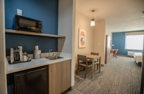 Cleveland Hotel | Holiday Inn Express Cleveland by IHG