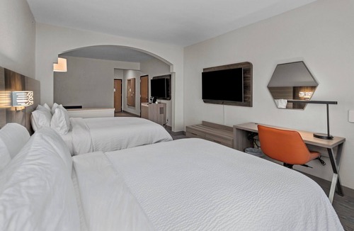 Crockett Hotel | Holiday Inn Express Crockett by IHG
