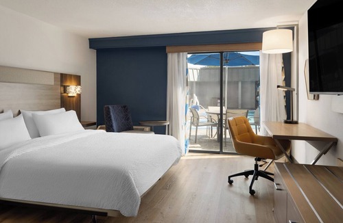 Denver Hotel | Holiday Inn Express Denver Central North by IHG