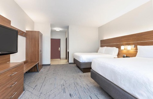 Grand Prairie Hotel | Holiday Inn Express Hotel & Suites Dallas - Grand Prairie I-20 by IHG