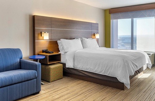 Northeast Heights Hotel | Holiday Inn Express Hotel & Suites Albuquerque Midtown by IHG