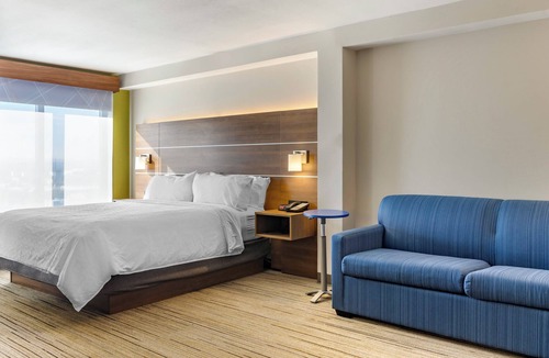 Northeast Heights Hotel | Holiday Inn Express Hotel & Suites Albuquerque Midtown by IHG