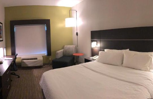 Decatur Hotel | Holiday Inn Express Hotel & Suites Decatur, TX by IHG