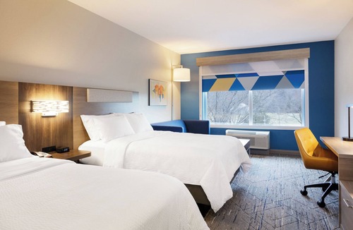 Brady Hotel | Holiday Inn Express Hotel & Suites Brady by IHG