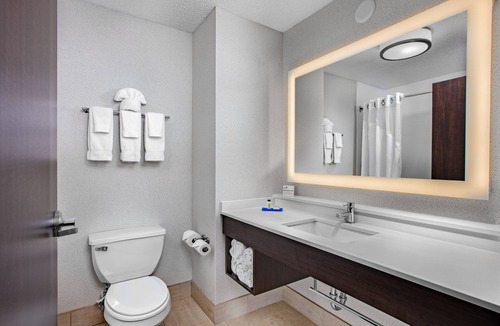 Altoona Hotel | Holiday Inn Express Hotel & Suites Altoona-Des Moines by IHG