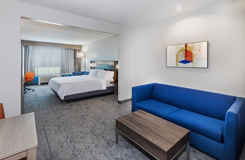 Webster Hotel | Holiday Inn Express Hotel & Suites - Houston Space Center by IHG