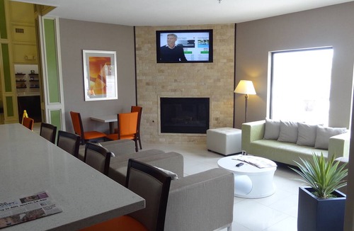 Bonner Springs Hotel | Holiday Inn Express Kansas City-Bonner Springs by IHG