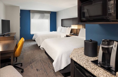 Quad Cities Hotel | Holiday Inn Express Moline - Quad Cities Area by IHG