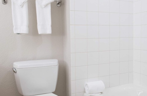 Kreole Hotel | Holiday Inn Express Moss Point by IHG