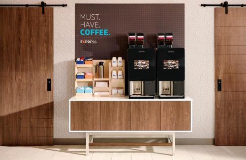 Peru Hotel | Holiday Inn Express Peru-Lasalle Area by IHG