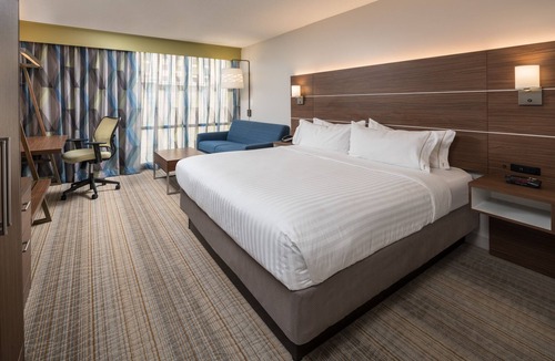 Springfield Hotel | Holiday Inn Express Springfield by IHG