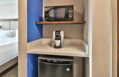 Northeast Heights Hotel | Holiday Inn Express & Suites - Albuquerque East by IHG
