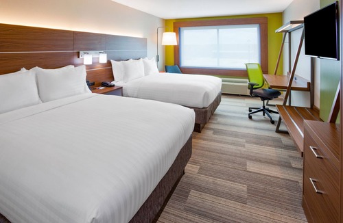 Downtown Des Moines Hotel | Holiday Inn Express & Suites Des Moines Downtown by IHG