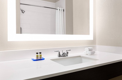San Antonio Hotel | Holiday Inn Express & Suites San Antonio NW - Medical Area by IHG