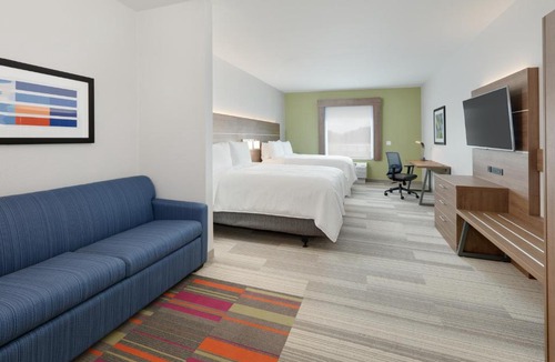 The Colony Hotel | Holiday Inn Express & Suites - Plano - The Colony by IHG