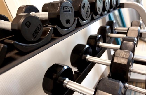 Manhattan Hotel | Holiday Inn Express & Suites Manhattan by IHG