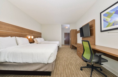 Chadron Hotel | Holiday Inn Express & Suites Chadron by IHG