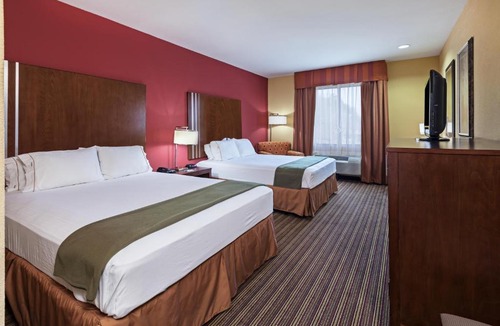 Cleveland Hotel | Holiday Inn Express & Suites Cleveland by IHG