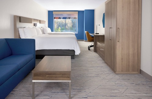 Euless Hotel | Holiday Inn Express & Suites DFW Airport Southwest - Euless