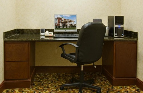Levelland Hotel | Holiday Inn Express & Suites Levelland by IHG