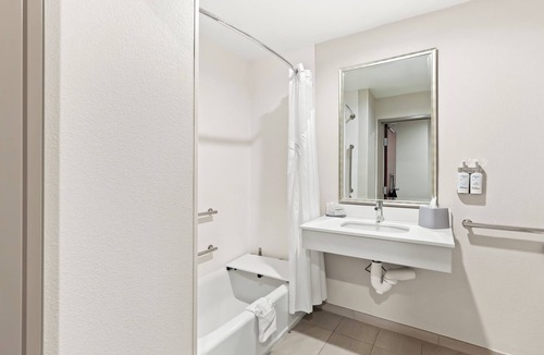 Perry Hotel | Holiday Inn Express & Suites Perry by IHG