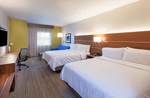 Lenexa Hotel | Holiday Inn Express & Suites - Lenexa - Overland Park Area by IHG