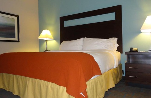 Bonner Springs Hotel | Holiday Inn Express Hotel Kansas City - Bonner Springs by IHG