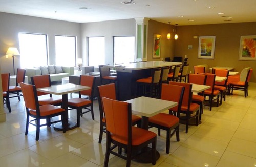 Bonner Springs Hotel | Holiday Inn Express Hotel Kansas City - Bonner Springs by IHG