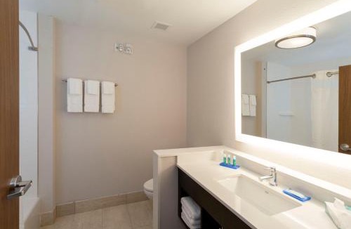 Nebraska City Hotel | Holiday Inn Express & Suites - Nebraska City by IHG