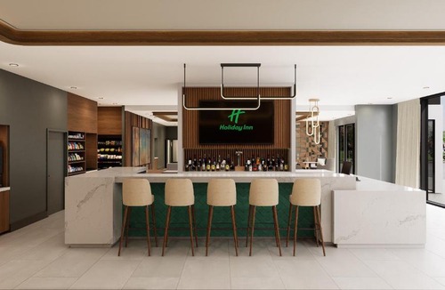 Commerce City Hotel | Holiday Inn & Suites Commerce City - Denver Airport by IHG