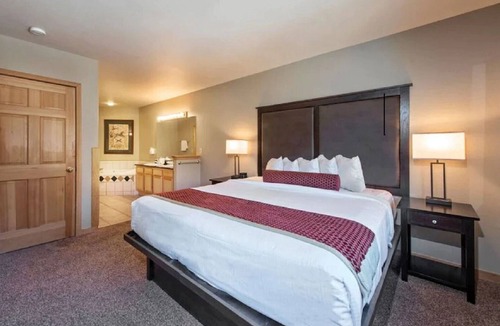 Four O'Clock Resort | HOLIDAY SKIING in Breck! 2BR at FABULOUS GRAND TIMBER LODGE 12/26/26-1/2/27.