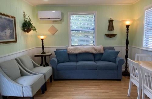 Bowie House | Holliday Hideaway