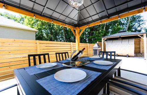 Tracy House | Home Away from Home 3 Close to KCI Airport, Weston