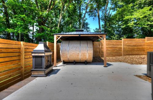 Tracy House | Home Away from Home 3 Close to KCI Airport, Weston