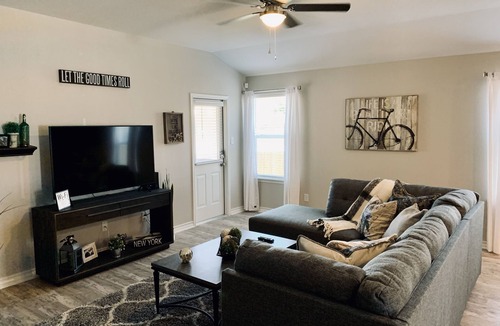 Southside House | Home away from Home-Lackland Graduation *BMT*/Sea World & Six Flags Family Vaca