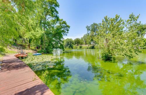 Seguin House | Home Gym, Office + Dock! Seguin Riverfront Retreat