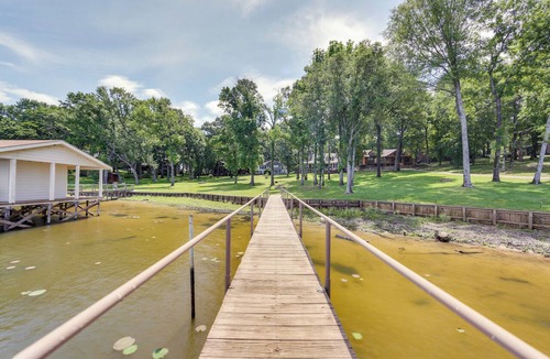 Yantis Cottage | Home on Lake Fork: Patio, Grill & Fire Pit!