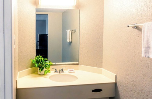 West San Antonio Hotel | Home Suites Culebra