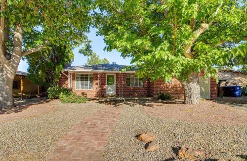 Parkland Hills House | Home w/Patio: Near Nob Hill, UNM & Kirtland AFB!