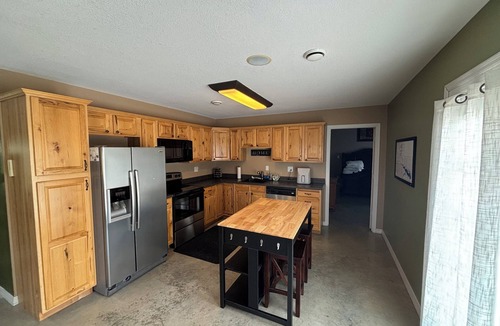 Mystic House | Home w/Pool on Lake Rathbun – less than 1 Mile to Boat Ramp!