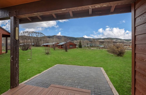 Clark Cabin | Homesteader - Peaceful cabin with beautiful views