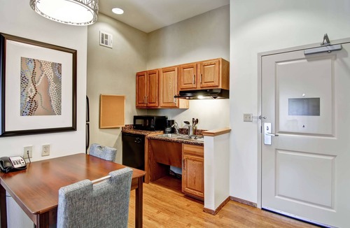 Central Oklahoma City Hotel | Homewood Suites by Hilton Oklahoma City-West