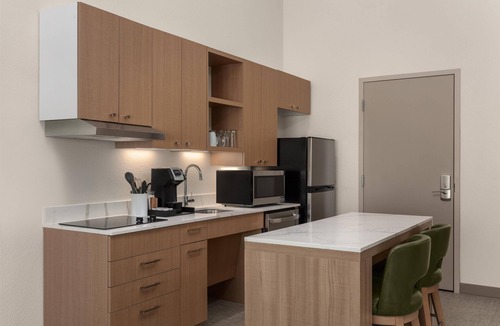 Wichita Hotel | Homewood Suites By Hilton Wichita Airport