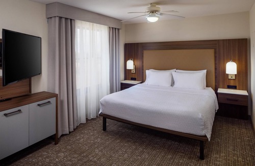 Gateway Hotel | Homewood Suites by Hilton Denver Int'l Airport