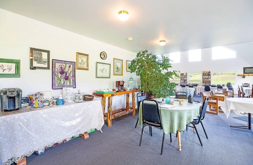 Oroville Cabin | Homey Homestead Cabin at Eden Valley Guest Ranch