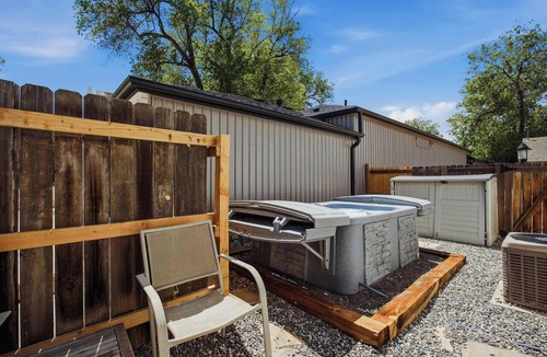 Fort Collins House | Homey Retreat Hot Tub Walk to Old Town Dogs