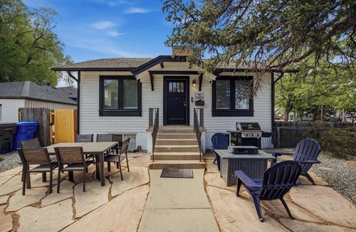 Fort Collins House | Homey Retreat Hot Tub Walk to Old Town Dogs